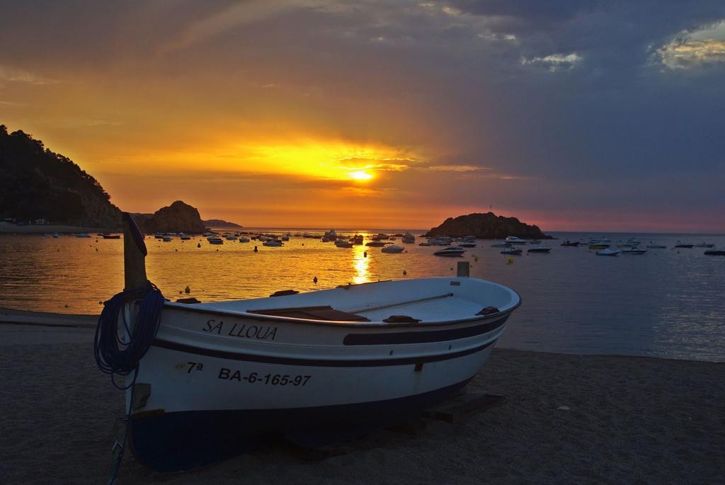 Lets Holidays Cozy Apartment 70 M. From The Beach In Tossa ตอสซาเดมาร์ ภายนอก รูปภาพ